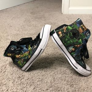 Green Arrow DC x Converse size 7 women’s